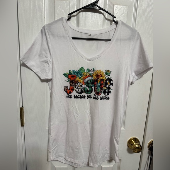 Cricut Tops - Christmas Women’s Holiday T-shirt Hand Pressed BN